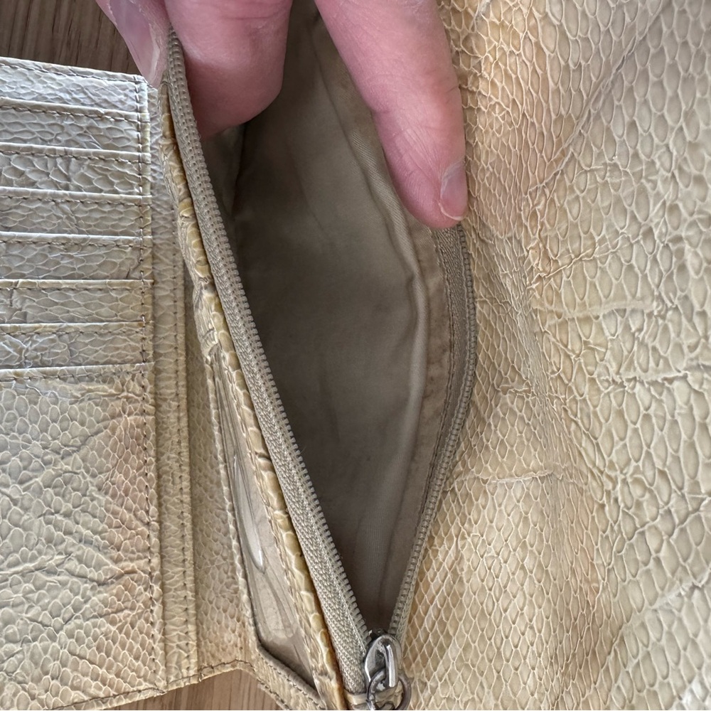 GUESS Leopard Print Wallet - Picture 6 of 10